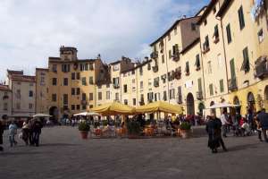 Xtrallusion photo gallery of Italy. Photos, pictures, images and photographs of the Italian Rivieras, the Italian Lakes, the Italian Alps, the Cinque Terre, the Amalfi coast and some of the most beautiful corners of Italy. Plus photos of Italian cities such as Pisa, Milan, Genoa and Rome.